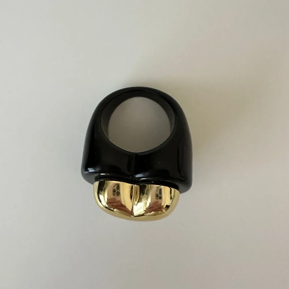 Primark Chunky Resin Heart Ring Black Gold Tone Size 6